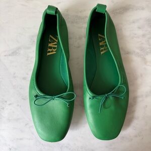 Zara Kelly Green Leather Ballet Flats